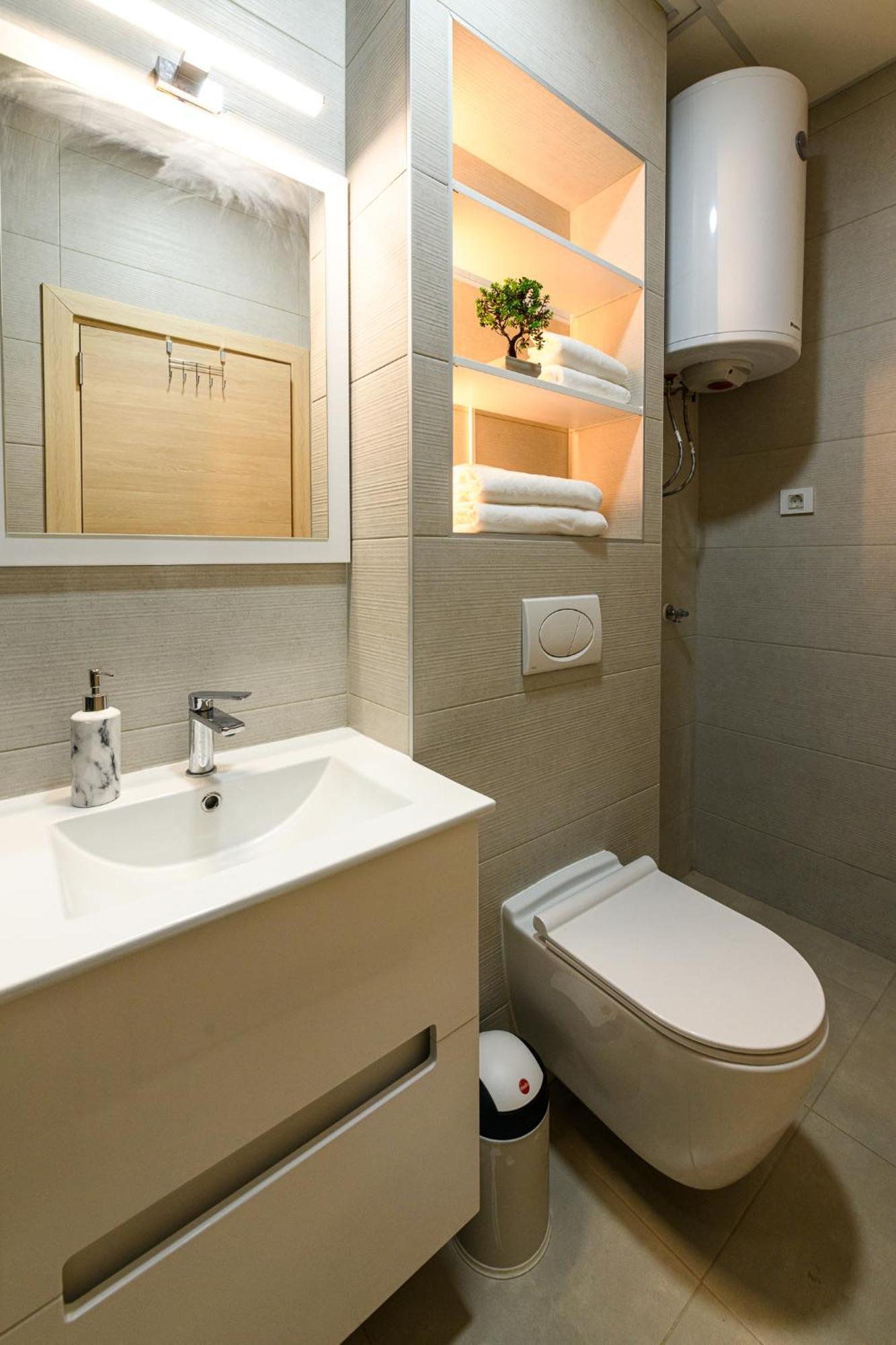 Axiom Apartment *