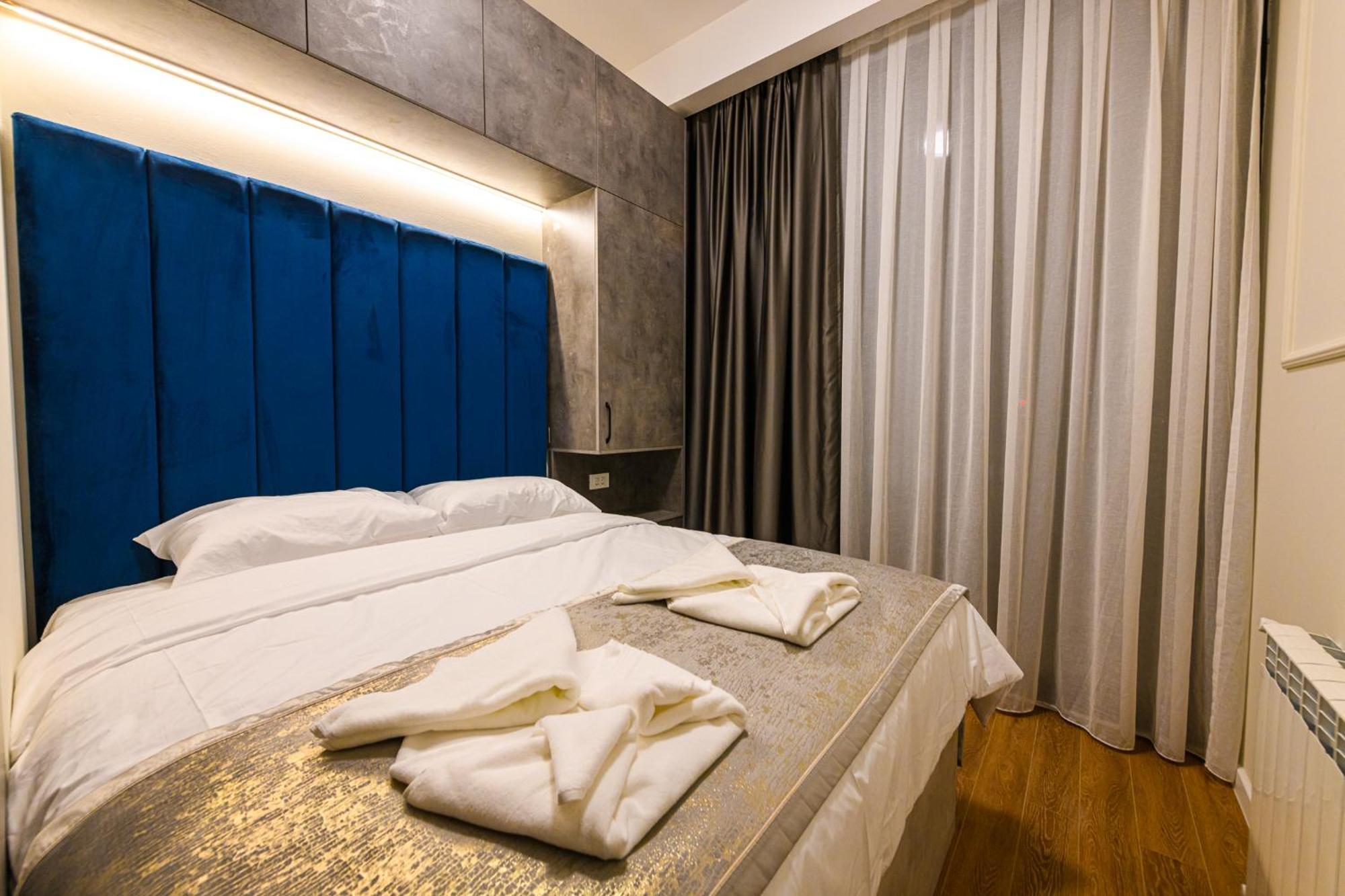 Apartment Axiom *
