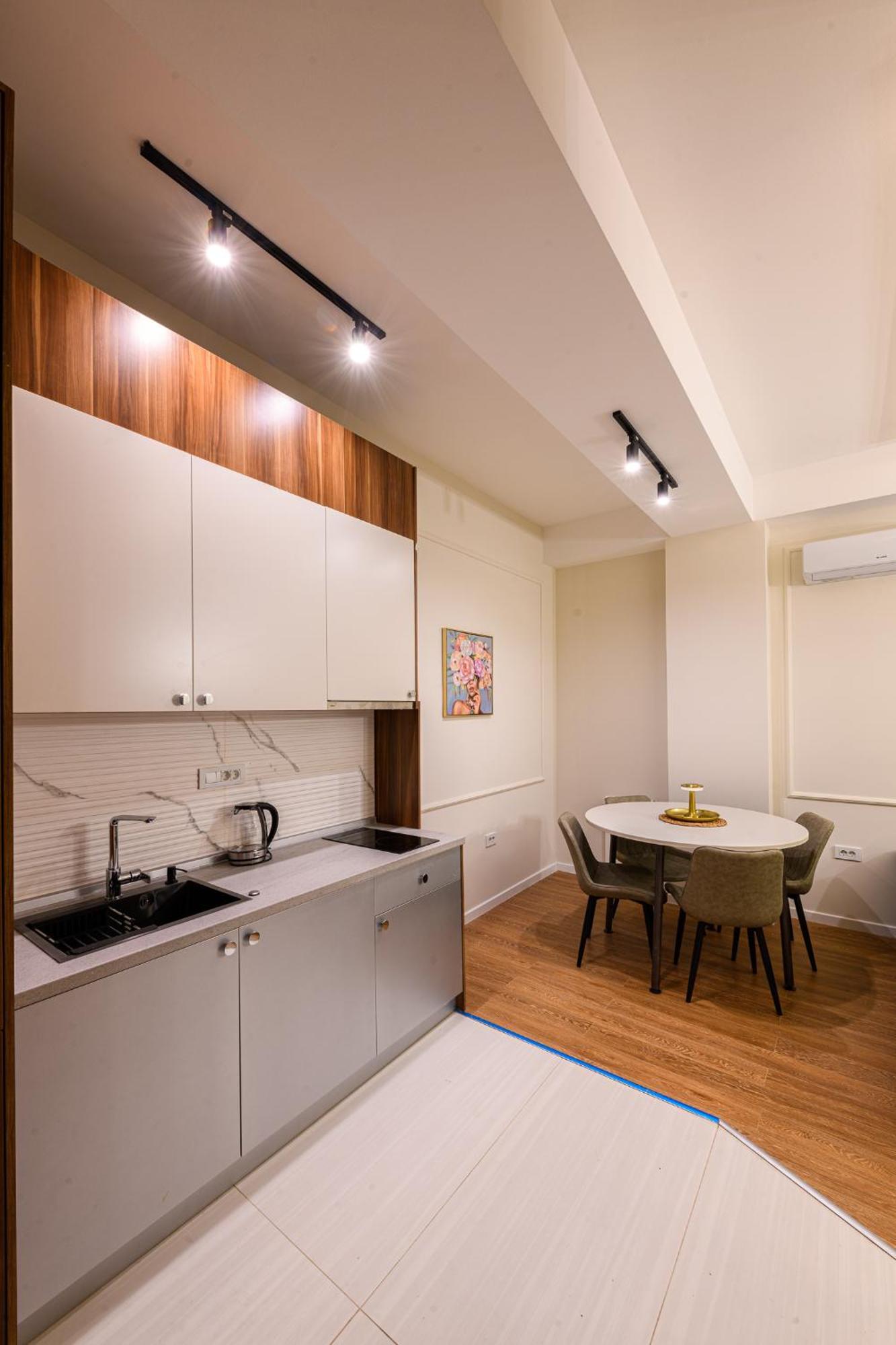 Axiom Apartment *